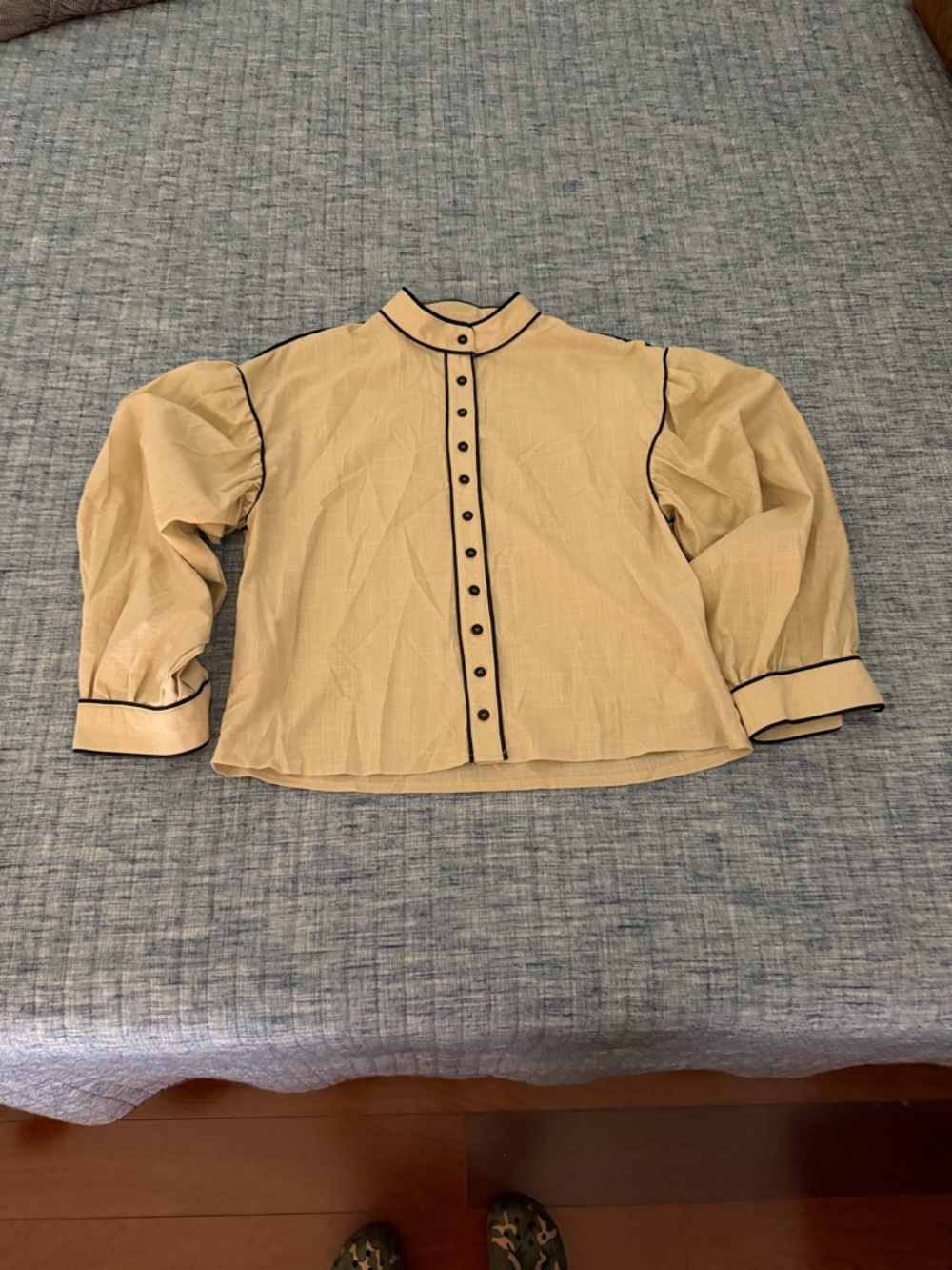 SHEIN Cream Button-Up Puff Sleeve Blouse with Black Trim